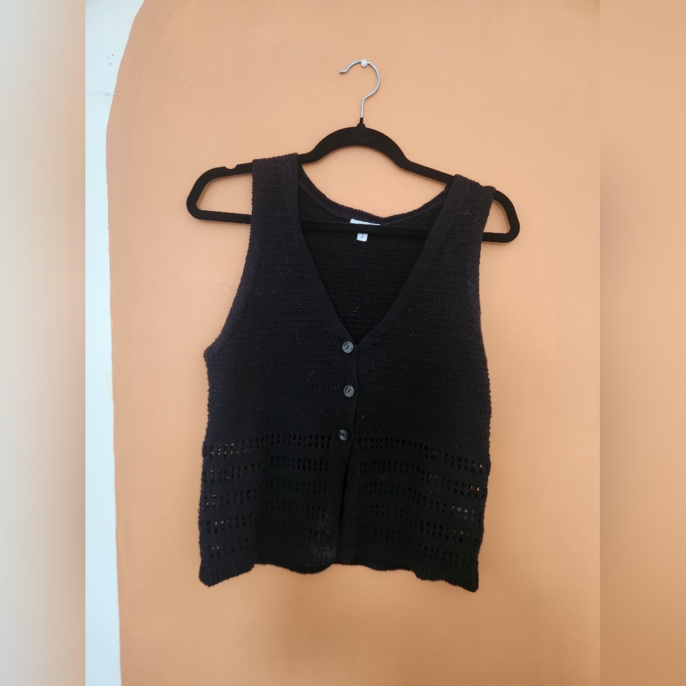 Black Knit Sleeveless Sweater